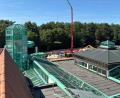 Bild: Stadtwerke Weiden
Die Stadtwerke Weiden sanieren bis Ende 2026 die Dächer des Hans-Schröpf-Stadions und der Thermenwelt (Foto). Im Anschluss entsteht auf der Gesamtfläche von 7800 Quadratmetern eine der größten PV-Dach-Anlagen der Stadt.