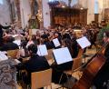 Bild: Robert Dotzauer
Brücken schlagen zwischen Orient und Okzident hieß der Leitgedanke des Turkish National Youth Philharmonic Orchestra beim Konzert in der Klosterkirche Speinshart unter Leitung von Cem Mansur.
