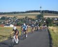 Bild: Ernst Frischholz
Das schöne Panorama in Letzau im Rücken und die 200 Kilometer vor sich. Da war die Stimmung noch gut.
