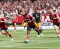 Bild: Daniel Löb/dpa
Mohamed Ali Zoma (M) ist für den 1. FC Nürnberg Gold wert.