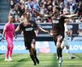 Bild: Christian Charisius/dpa
Brachte seine neue Mannschaft in Führung: St.-Pauli-Verteidiger Marcus Mathisen (r).