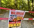 Bild: gri
"Betreten verboten" gilt auch Tage nach dem Waldbrand bei Freudenberg, und zwar am ganzen Johannisberg. Also auch dort, wo es keine Warnschilder gibt.