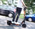 Symbolbild: Roland Weihrauch/dpa
Am Bahnhof Maxhütte-Haidhof ist ein schwarzer E-Scooter gestohlen worden.