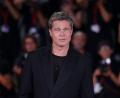 Bild: Vianney Le Caer/Invision/AP/dpa
Brad Pitt nimmt sich Kate Winslet als Vorbild. (Archivbild)