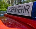 Bild: Pia Bayer/dpa
Die Feuerwehr verhindert ein weiteres Ausbreiten der Flammen. (Symbolbild)
