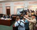 Bild: Pavel Bednyakov/AP/dpa
Das Oberste Gericht in Moskau hat nach einem Antrag kremltreuer Kräfte den Ausschluss der liberalen Oppositionspartei von der Parlamentswahl verfügt.