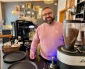 Archivbild: Gabi Schönberger
Wenn er nicht an seiner geliebten Kaffeemaschine steht, dann ist Ali Kan unterwegs. Er möchte mit seinem Café "Gschmiert" weiterhin auch nach Tirschenreuth kommen. Aktuell ist Altenstadt/WN der einzige Standort.