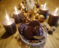Bild: Miriam Lill/exb
Damit sich der Schokoüberzug gleichmäßig auf den veganen Lebkuchen verteilt, kann ein Föhn eingesetzt werden.