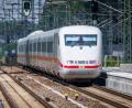 Bild: Jens Büttner/dpa
Die Bahnstrecke Hamburg-Berlin ging Mitte Juni mit sechswöchiger Verzögerung in Betrieb. (Archivbild)