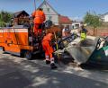 Bild: Erwin Thurner
Die Mitarbeiter des Bauhofs Sulzbach-Rosenberg haben die neue Asphaltfräse in Betrieb genommen.