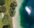 Bild: Sven Hoppe/dpa
Die Einsatzkräfte verlegten eine Schlauchleitung vom Weiher bis zum Langwieder See. (Archivbild)
