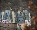 Bild: Frank Rumpenhorst/dpa
Ein neues Buch zeigt, dass das Mittelalter mehr zu bieten hatte als feste Burgen mit edlen Rittern. (Archivbild)