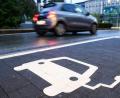 Bild: Julian Stratenschulte/dpa
Elektroautos ziehen an. (Archivbild)