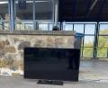 Bild: PI Schwandorf, PM Glaser
Ein 24-jähriger Radfahrer ist in Schwandorf mit einem Fernseher auf der Schulter gegen ein Auto gefahren.