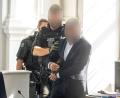 Bild: Stefan Puchner/dpa
Der Angeklagte soll am 18. Geburtstag des ältesten Kindes auf seine Ehefrau geschossen haben