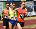 Bild: Gerhard Büttner
Die Spitzengruppe beim 1500-Meter-Lauf der Männer.