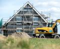 Symbolbild: Hauke-Christian Dittrich/dpa
Hausbau, ein gebrauchtes Haus oder doch eine Eigentumswohnung? Auf dem Immobilienmarkt gibt es verschiedene Optionen – aber welche lohnt sich aktuell überhaupt?