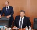 Bild: Kay Nietfeld/dpa
Vizekanzler Klingbeil leitet in Abwesenheit des Kanzlers die Kabinettssitzung.