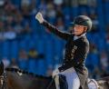 Bild: Rolf Vennenbernd/dpa
Jubelt nach ihrer Gold-Vorstellung im Team-Finale: Isabell Werth.
