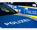 Bild: Sven Hoppe/dpa
Die Polizei hat in Regensburg einen Mann bei der geplanten Übergabe von Bargeld und Schmuck nach einem sogenannten Schockanruf festgenommen. (Symbolbild)