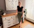 Bild: Gabi Schönberger
Nina Seer hat einem unverkäuflichen Sideboard mit Pinsel, Farbe und neuen Beschlägen ein komplett anderes Aussehen geschenkt.