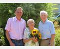 Bild: Johann Adam
Bürgermeister Ernst Schicketanz überbrachte Maria und Michael Stangl die Glückwünsche zur Eisernen Hochzeit.