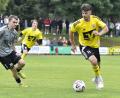 Archivbild: Hubert Ziegler
Bastian Freisinger (rechts) vom SV Hahnbach gegen Patrick Stauber von den Sportfreunden Ursulapoppenricht: Zu diesem Duell wird es im Derby der Bezirksliga Nord am Sonntag erneut kommen.