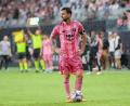 Bild: Chris Arjoon/ZUMA Press Wire/dpa
Lionel Messi stand nach dem Tod seines Vaters Jorge erstmals wieder für Inter Miami auf dem Platz. (Archivbild)