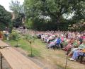 Bild: Willi Cantzler
Der idyllische Garten des Historischen Pfarrhofs bot auch beim letzten Konzert der 39. Wurzer Sommerkonzerte eine grandiose Kulisse.