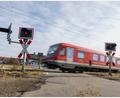 Bild: Peter Kneffel/dpa
Die Bahnstrecke zwischen Traunstein und Ruhpolding wird zwischen September und November wochenlang nicht befahren. In dieser Zeit finden Bauarbeiten statt. (Archivbild)