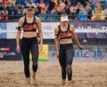 Bild: Marius Becker/dpa
Auch Svenja Müller (l) und Cinja Tillmann scheiterten bei der Beach-EM im polnischen Stare Jablonki früh. (Archivbild)