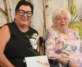 Bild: Gerhard Franz
Katharina Wagner (rechts) feiert 90. Geburtstag. Dazu gratuliert Bürgermeisterin Birgit Fruth (links) im Auftrag des Oberbürgermeisters und des Amberger Stadtrats.
