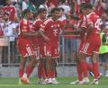 Bild: Karl-Josef Hildenbrand/dpa
Die Bayern feiern Nene Brown und sein erstes Tor für den Deutschen Meister. Beim 2.1 gegen RB Leipzig machte er den zweiten Treffer.
