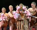 Bild: Barbara Gindl/APA/dpa
Ab September ist die Koproduktion am Wiener Burgtheater zu sehen.