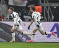 Bild: Arne Dedert/dpa
Giannis Konstantelias (r) wechselt zu Borussia Dortmund. (Archivbild)