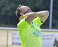 Bild: Hubert Ziegler
Die Gefühlswelt von Loderhofs Trainer Oliver Harsch-Hausmann, nachdem seine Mannschaft im Derby bereits nach 12 Minuten mit 0:3 zurücklag.