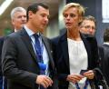 Bild: Harold Cunningham/UEFA via Getty Images/dpa
Betriebsdirektor Kevin Lamour (l) hat die FIFA verlassen. (Archivbild)
