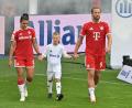Bild: Peter Kneffel/dpa
Harry Kane (r) ist nach dem WM-Urlaub zurück.