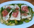 Bild: Michael Schiffer
Die Fischfilets werden gekrönt von knusprigem Schinkenspeck.