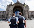 Symbolbild: Daniel Karmann/dpa
Seit längerem ermittelt die Polizei in Nürnberg im Umfeld des Hauptbahnhofs gegen mutmaßliche Drogendealer, die für sexuelle Übergriffe auf in manchen Fällen minderjährige Kundinnen verantwortlich sein sollen.