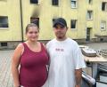 Bild: ck
Markus Heide und Emilia Lichtinger haben beim Brand ihrer Wohnung in der Sternstraße in Vohenstrauß in der Nacht zum 2. August ihr ganzes Hab und Gut verloren. Die beiden haben eine kleine Tochter, das zweite Kind erwarten sie im November. Aktuell leben sie in einer Notunterkunft der Stadt.