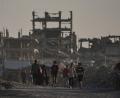Bild: Jehad Alshrafi/AP/dpa
Seit Oktober 2025 herrscht im Gaza-Krieg eine Waffenruhe, es kommt aber immer wieder zu tödlichen Angriffen.  (Archivbild)