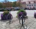Bild: as
Die Fahrradstellplätze bei der Sparkasse, im Hintergrund zwei Radfahrer. Bei diesen ist der Marktplatz besonders an schönen Tagen ein beliebtes Ausflugsziel.
