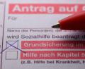 Bild: Robert Michael/dpa
Der Großteil der Ausgaben floss in die Grundsicherung im Alter und Leistungen bei Erwerbsminderung. (Symbolbild)