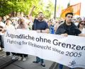 Bild: Sina Schuldt/dpa
Lokal bilden sich immer wieder Unterstützerkreise, um die Abschiebung einzelner Ausreisepflichtiger zu verhindern. Bei dieser Demonstration in Bremen forderten Aktivisten generell großzügigere Regelungen für Migranten ohne Aufenthaltserlaubnis. (Symbolbild)
