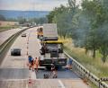 Archivbild: Gabi Schönberger
Arbeiter reparierten die durch die Hitze entstandenen Blow-ups auf der A93 zwischen Weiden und Luhe-Wildenau.