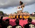 Bild: Firdia Lisnawati/AP/dpa
Am Vorabend des Feiertags Nyepi ziehen riesige Dämonenfiguren, sogenannte Ogoh-Ogoh, durch die Straßen. Dann wird es still. (Archivbild)