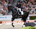 Bild: Uwe Anspach/dpa
Isabell Werth verteidigt den Pferdesport gegen Kritiker. (Archivbild)