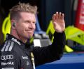 Bild: Darko Bandic/AP POOL/AP/dpa
Das war knapp: Hülkenberg ist nach einem Beinahe-Crash erleichtert.