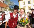 Bild: Joachim Gebhardt
Das ist das Oberkirwapaar der Sulzbacher Woizkirwa 2026: Lena Stauber und Julius Keck.